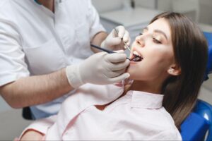 dental-clinic-patient-teeth-examination